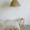Suspension demi-boule dans une chambre