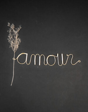 mot-amour-en-laiton