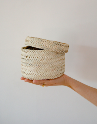 Panier tressé avec couvercle