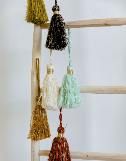 Détail de couleurs des pompons en laine