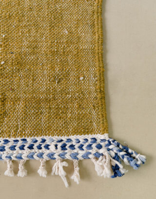 Zoom sur les franges de notre tapis Kilim 328