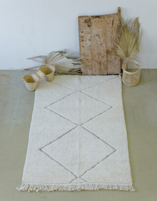 Joli tapis artisanal marocain vu de haut