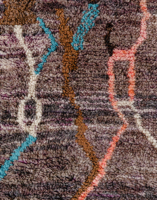 Zoom sur la laine de notre petit tapis coloré laine Boujaad n°336