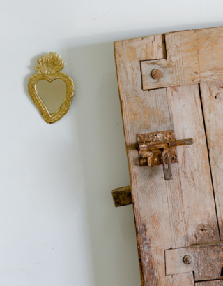 Miroir ex-voto en laiton