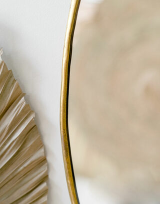 Zoom sur le contour en laiton