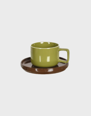 Jolie tasse verte olive avec sa soucoupe couleur chocolat
