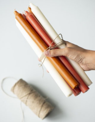 Zoom sur la bougie cierge camel