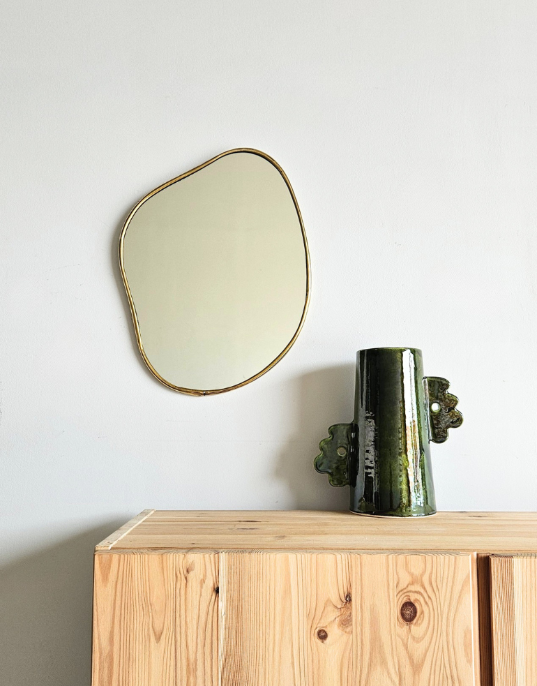 Petit miroir irrégulier